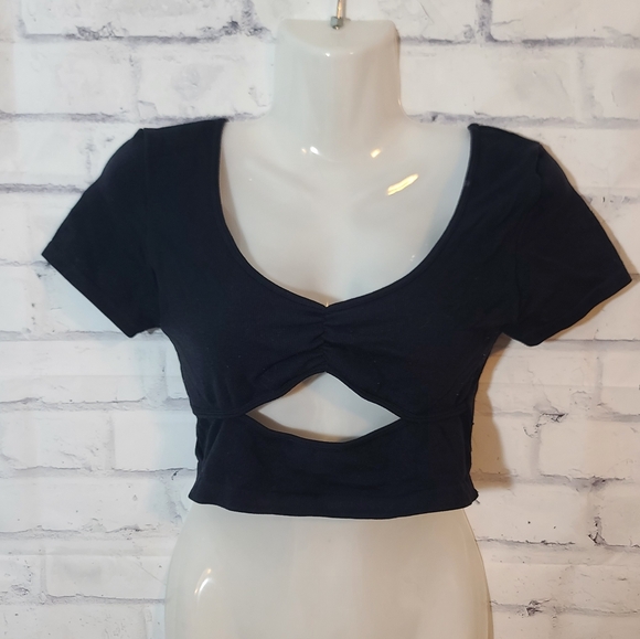 Aeropostale Tops - Aeropostale Cropped Cut-out Stretch Shirt